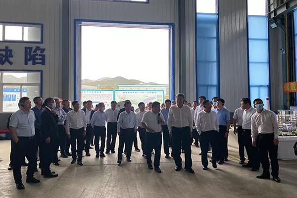 內(nèi)蒙古自治區(qū)黨委常委、通遼市委書記孟憲東攜考察團到一諾環(huán)境考察指導